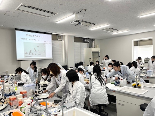 清泉女学院高等学校 高校1～2年生対象 理工学部一日実験体験 実施報告(2024年3月9日)